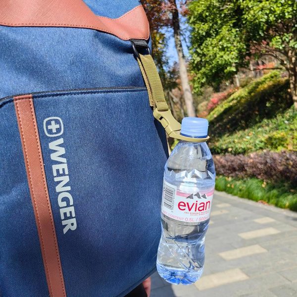 4pcs Hanging Bottle Buckle Clip Carabiner, Portable Mineral Water Bottle Clip for Outdoor Camping Hiking Traveling